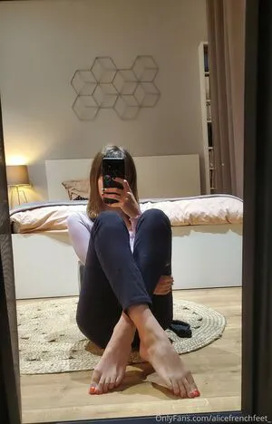 Alicefrenchfeet OnlyFans Leaked Free Thumbnail Picture - #FfakbQxSD1