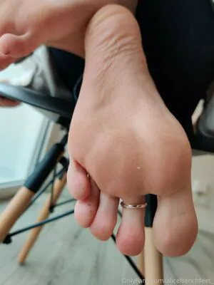 Alicefrenchfeet OnlyFans Leaked Free Thumbnail Picture - #RE7q65lwSk