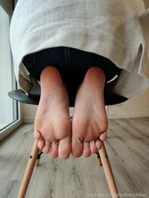Alicefrenchfeet OnlyFans Leaked Free Thumbnail Picture - #cVh9U8Twgj