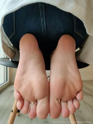 Alicefrenchfeet OnlyFans Leaked Free Thumbnail Picture - #xXWCD1HBNu