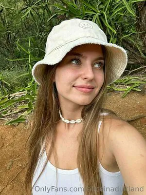 Aliceinadultland OnlyFans Leaked Free Thumbnail Picture - #UPKMknVWIa