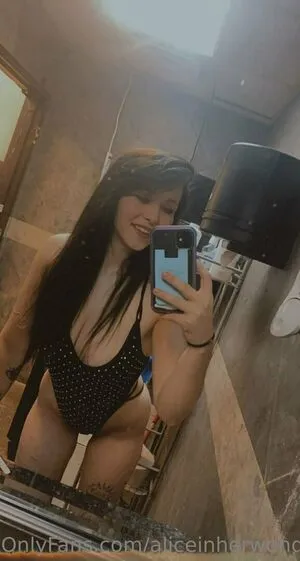 Aliceinherwonderland1 OnlyFans Leaked Free Thumbnail Picture - #5F1vUsdJ9Q