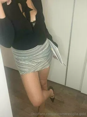 Alicemeraviglia Gold OnlyFans Leaked Free Thumbnail Picture - #6o2h8Edxvj