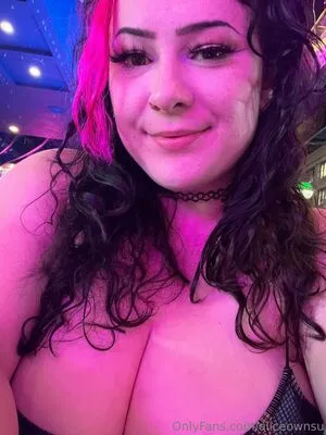 Aliceownsu OnlyFans Leaked Free Thumbnail Picture - #NZ0atVTMAF