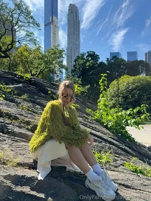 Aliceredlips OnlyFans Leaked Free Thumbnail Picture - #GqgJ5Cs1D6