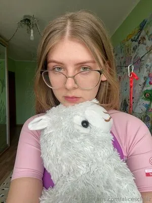 Aliceschulz OnlyFans Leaked Free Thumbnail Picture - #4GMLW3jkHj