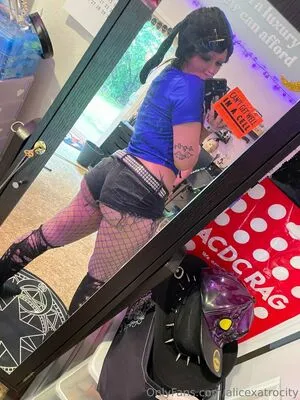 Alicexatrocity OnlyFans Leaked Free Thumbnail Picture - #0RhUQvBBed