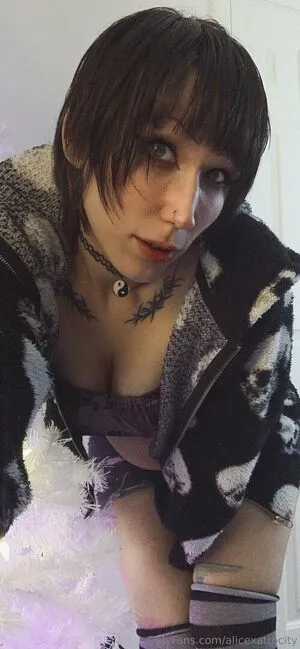 Alicexatrocity OnlyFans Leaked Free Thumbnail Picture - #9CA9y3gl0T