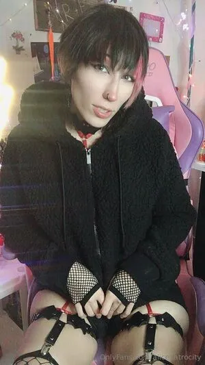 Alicexatrocity OnlyFans Leaked Free Thumbnail Picture - #grtezAy9sv
