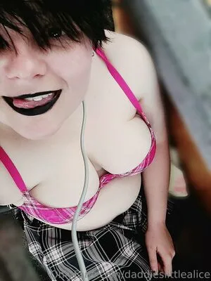 Alicexkhaos OnlyFans Leaked Free Thumbnail Picture - #8MRDT1nMGZ