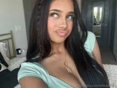 Alicexmae OnlyFans Leaked Free Thumbnail Picture - #1kDDl0T1dw