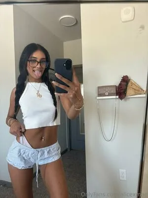 Alicexmae OnlyFans Leaked Free Thumbnail Picture - #idQj1Nmzpd
