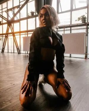 Alicia Awa OnlyFans Leaked Free Thumbnail Picture - #1rRyp3azrs