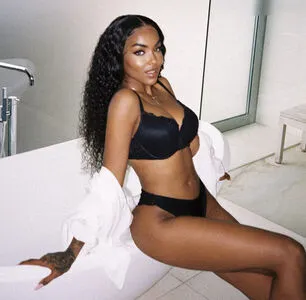 Alicia Awa OnlyFans Leaked Free Thumbnail Picture - #4E0vzaveom