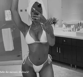 Alicia Awa OnlyFans Leaked Free Thumbnail Picture - #89AniBdemw