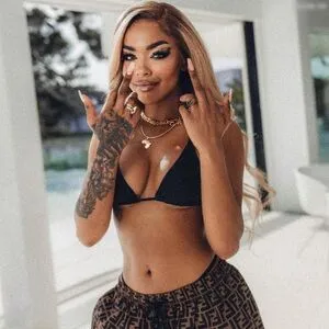 Alicia Awa OnlyFans Leaked Free Thumbnail Picture - #8M1GxVL52v