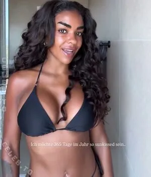 Alicia Awa OnlyFans Leaked Free Thumbnail Picture - #FqiBLdzn6K