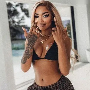 Alicia Awa OnlyFans Leaked Free Thumbnail Picture - #Qd518hjfgA