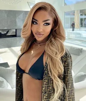 Alicia Awa OnlyFans Leaked Free Thumbnail Picture - #UXQMEClmeQ