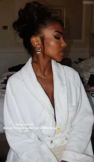 Alicia Awa OnlyFans Leaked Free Thumbnail Picture - #WFRa41aXZJ
