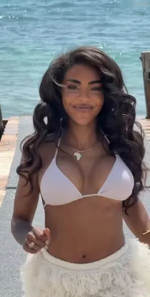 Alicia Awa OnlyFans Leaked Free Thumbnail Picture - #XbOyAaEMVC