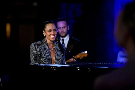 Alicia Keys OnlyFans Leaked Free Thumbnail Picture - #3SQFgUi6EX