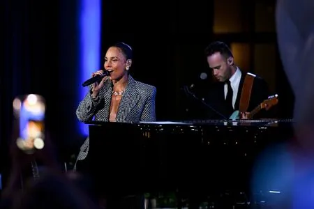 Alicia Keys OnlyFans Leaked Free Thumbnail Picture - #D7CdIiyXCu