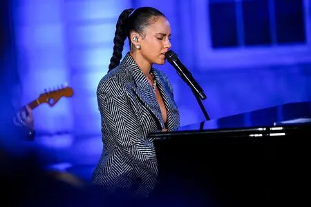 Alicia Keys OnlyFans Leaked Free Thumbnail Picture - #RDOvzyfzKR