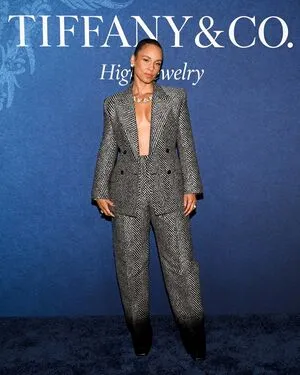 Alicia Keys OnlyFans Leaked Free Thumbnail Picture - #SNIVsCyNDR
