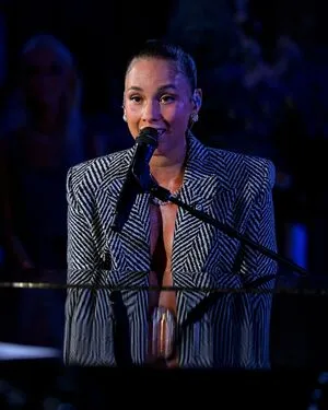 Alicia Keys OnlyFans Leaked Free Thumbnail Picture - #YsFXomKkY4