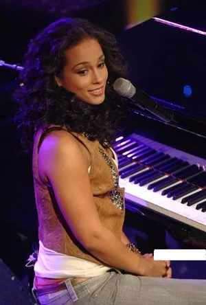 Alicia Keys OnlyFans Leaked Free Thumbnail Picture - #e2O4oqmOUa