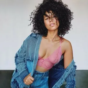 Alicia Keys OnlyFans Leaked Free Thumbnail Picture - #h6XPvVC9TJ