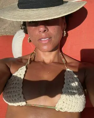 Alicia Keys OnlyFans Leaked Free Thumbnail Picture - #soDPyFl4kv