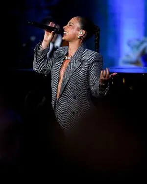 Alicia Keys OnlyFans Leaked Free Thumbnail Picture - #yF0H1veRZL