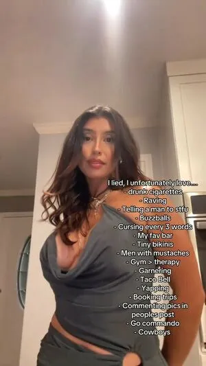 Alicia Mtz123 OnlyFans Leaked Free Thumbnail Picture - #8c2EqqGui1