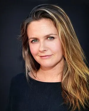 Alicia Silverstone OnlyFans Leaked Free Thumbnail Picture - #1vRjWOu1oA