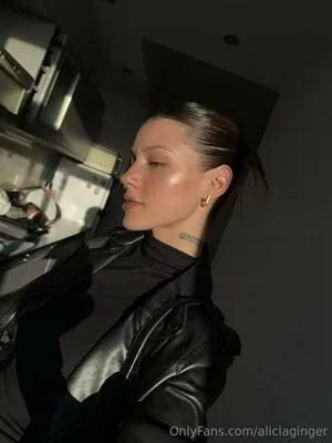 Aliciaginger OnlyFans Leaked Free Thumbnail Picture - #12y2xyTFmS