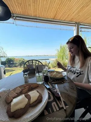 Aliciaginger OnlyFans Leaked Free Thumbnail Picture - #dnmuXIHIPk