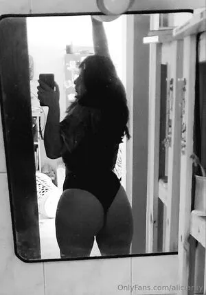 Aliciaray OnlyFans Leaked Free Thumbnail Picture - #digd1G3nis