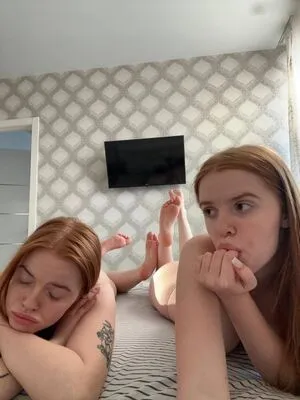 Aliciehotty Amp Emiliacutie OnlyFans Leaked Free Thumbnail Picture - #niculd0kSL