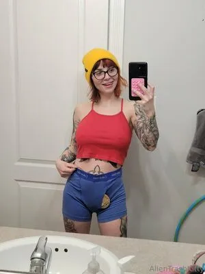 Alientrashkitty69 OnlyFans Leaked Free Thumbnail Picture - #ay5lK0FvAN