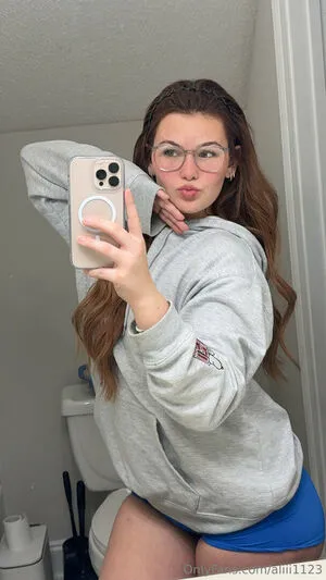 Aliii1123 OnlyFans Leaked Free Thumbnail Picture - #WYXYaGkXSI