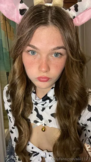 Aliii1123 OnlyFans Leaked Free Thumbnail Picture - #aXokHz9mOR