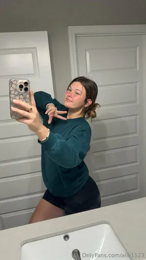 Aliii1123 OnlyFans Leaked Free Thumbnail Picture - #dUE1FoXkD4