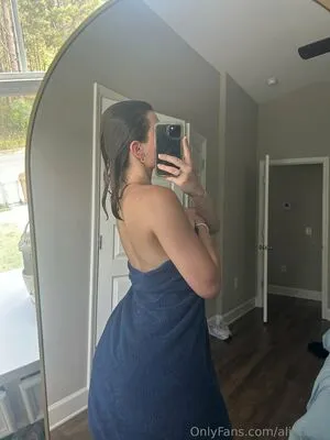 Aliii1123 OnlyFans Leaked Free Thumbnail Picture - #gcdAn957zA