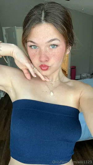 Aliii1123 OnlyFans Leaked Free Thumbnail Picture - #hmniEwLnSk