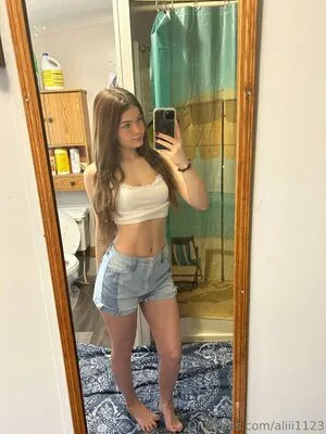 Aliii1123 OnlyFans Leaked Free Thumbnail Picture - #qbKIQI4CJa