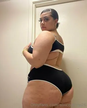 Aliiicouture26 OnlyFans Leaked Free Thumbnail Picture - #SoiVsdcwHq