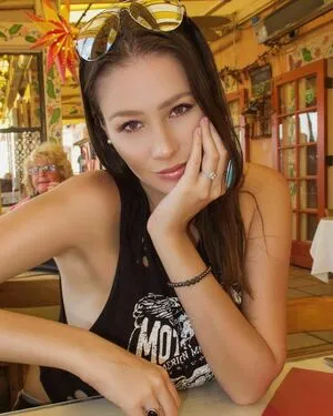 Alina Lewis OnlyFans Leaked Free Thumbnail Picture - #pfwsAaCDIf