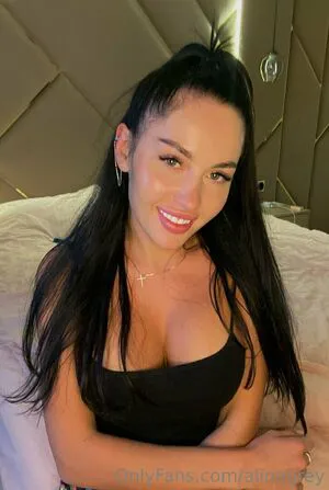 Alinagrey OnlyFans Leaked Free Thumbnail Picture - #4G55hjTDa2
